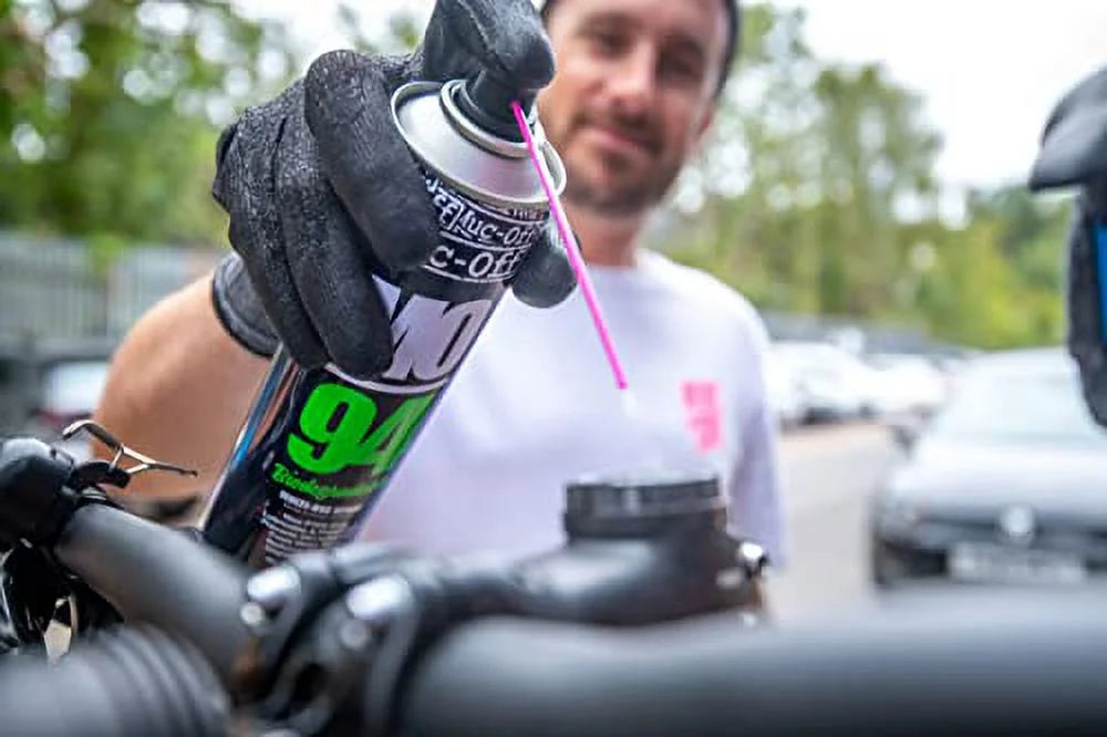 Muc-Off eBike Clean, Protect & Lube Kit - Bike Cleaning Kit, Bike Maintenance Kit for Electric Bikes - Includes Bike Wash and Bike Chain Lube