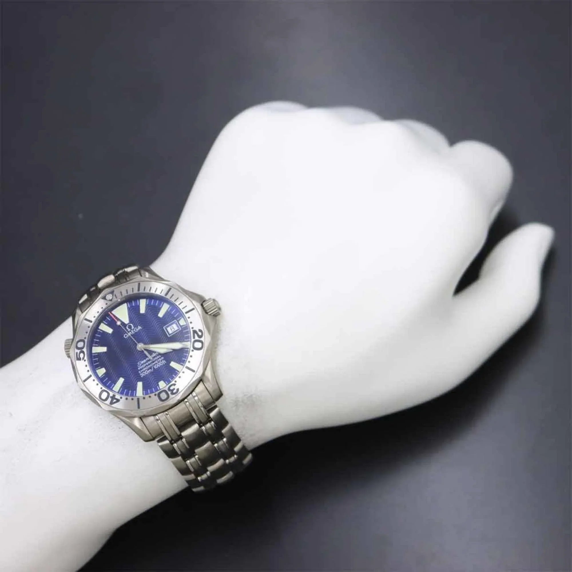 Pre-Owned  Seamaster 300 Professional 2231 80 Men's Watch Titanium Date Blue Dial Automatic (Good)