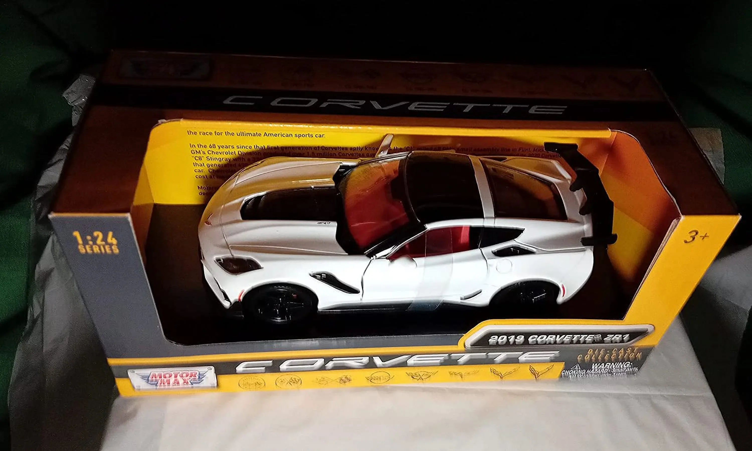 2019 Chevy Corvette ZR1, White - Motor Max 79356WH - 1/24 scale Diecast Model Toy Car