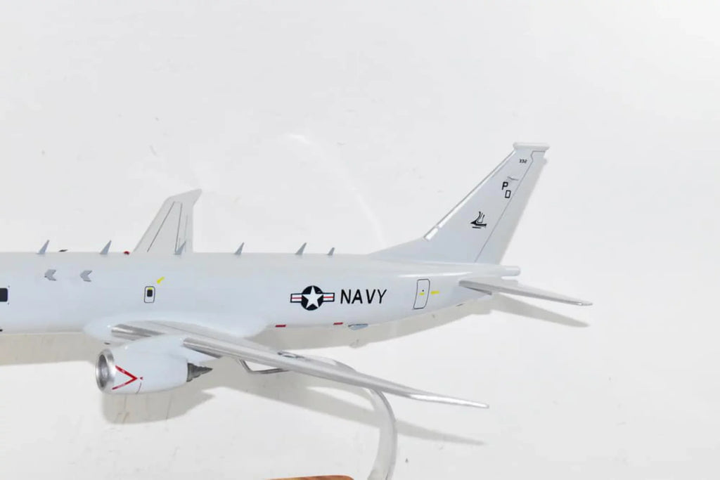 '-9 Golden Eagles 2019 P-8 Model