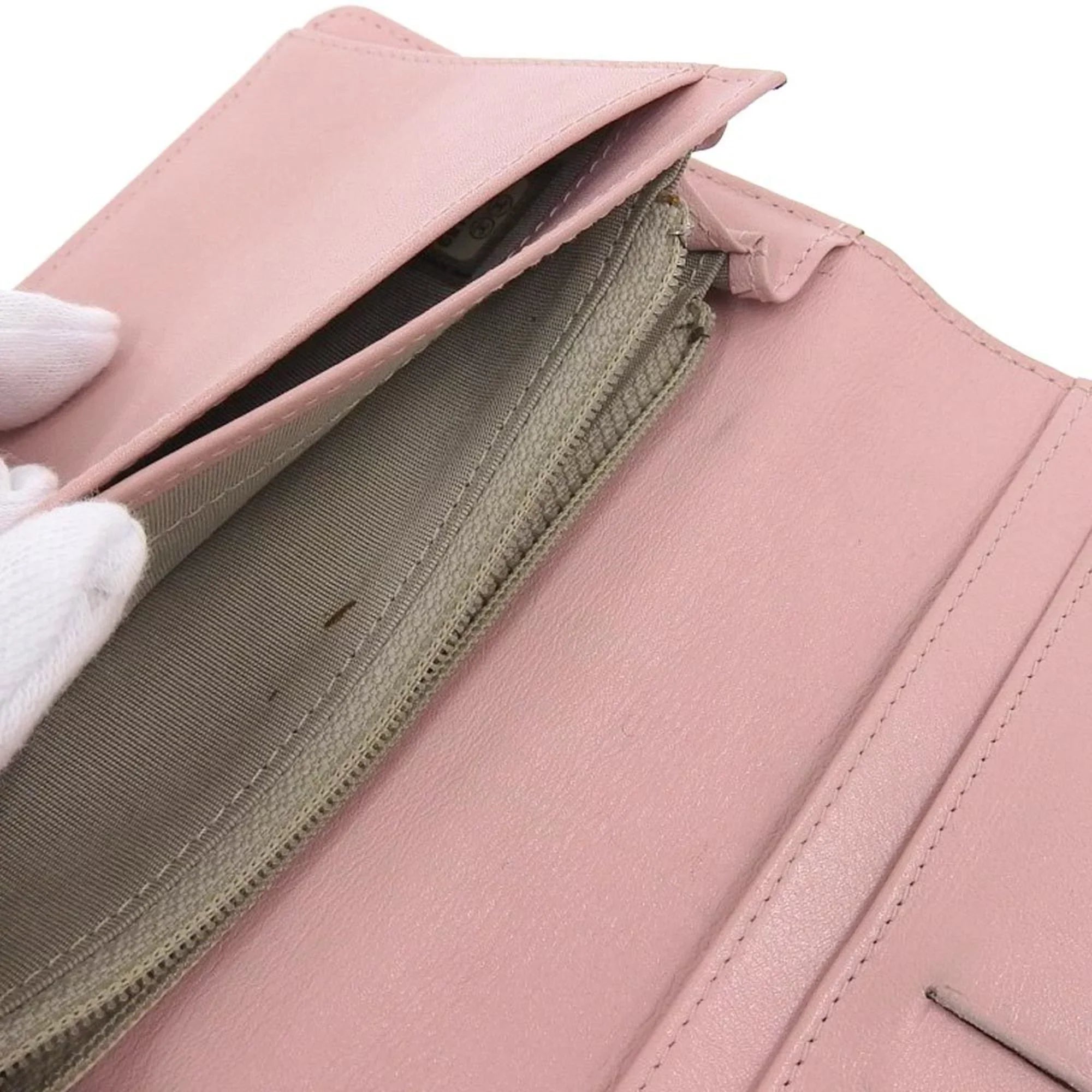 Pre-Owned Chanel  logo here mark bi-fold long wallet caviar skin pink A48651 16 series (Good)