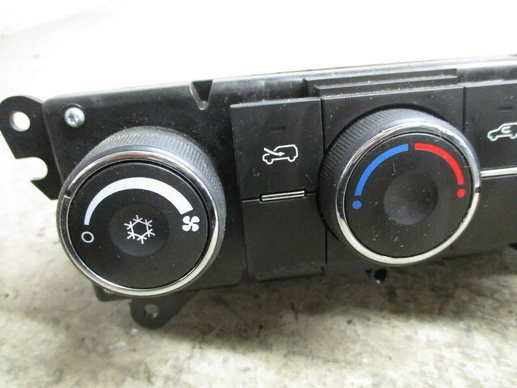 Pre-Owned Saturn Vue Manual Climate  Heater Temperature Control   (Good)