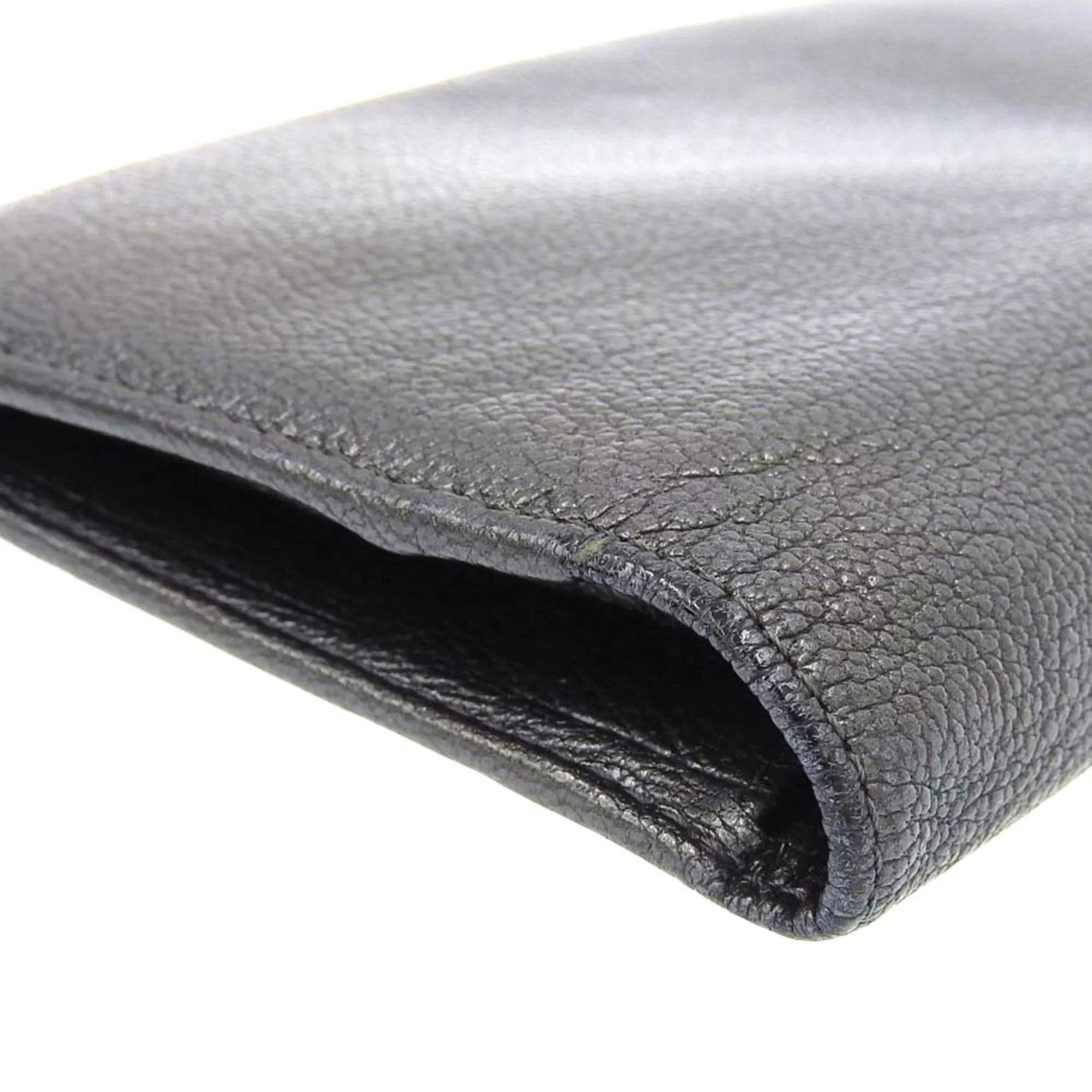 Pre-Owned Chanel  here mark bi-fold long wallet metallic lambskin gray No. 11 with seal (Fair)