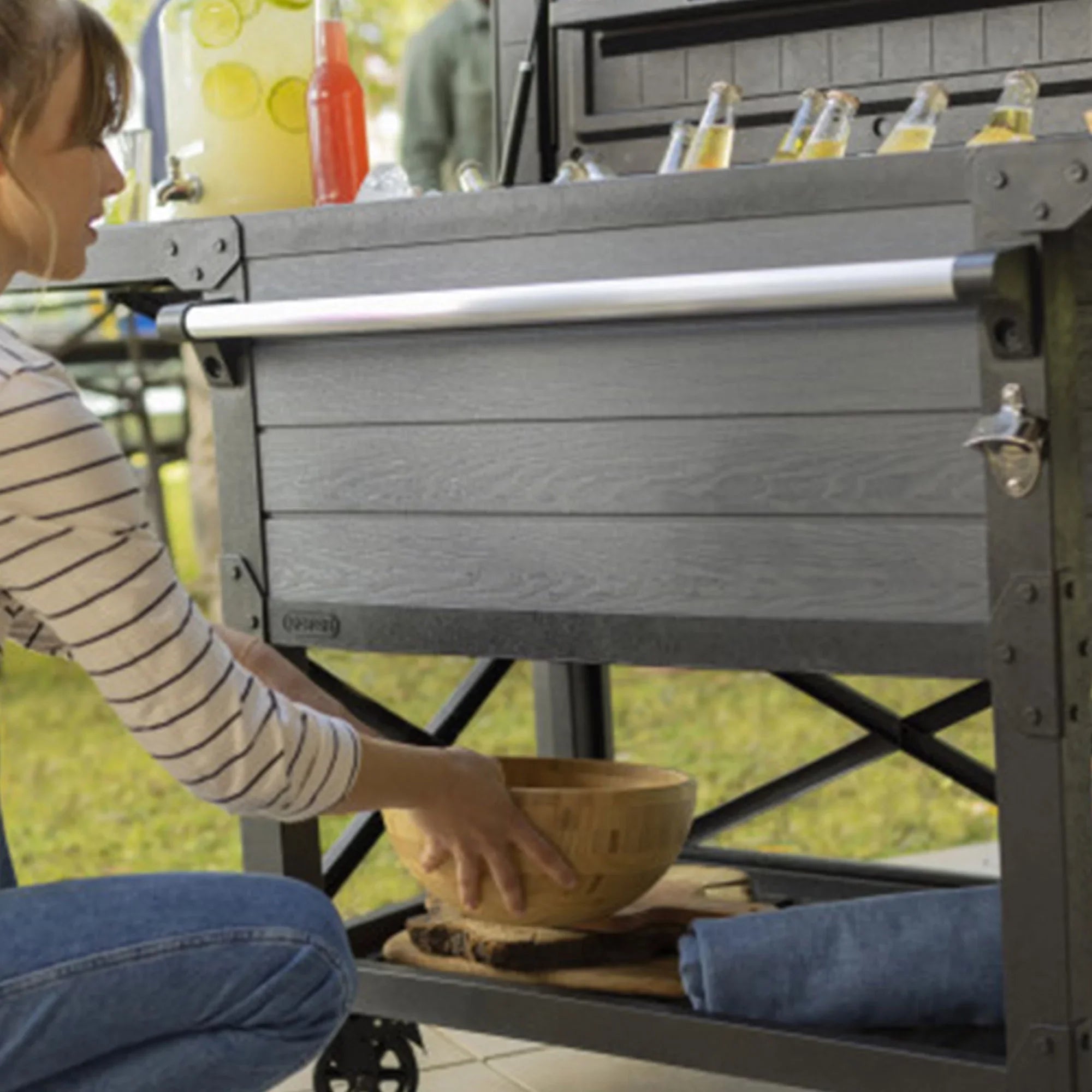 Keter Outdoor Patio Cooler Ice Chest Insulated Beverage Bar Cart, Gray