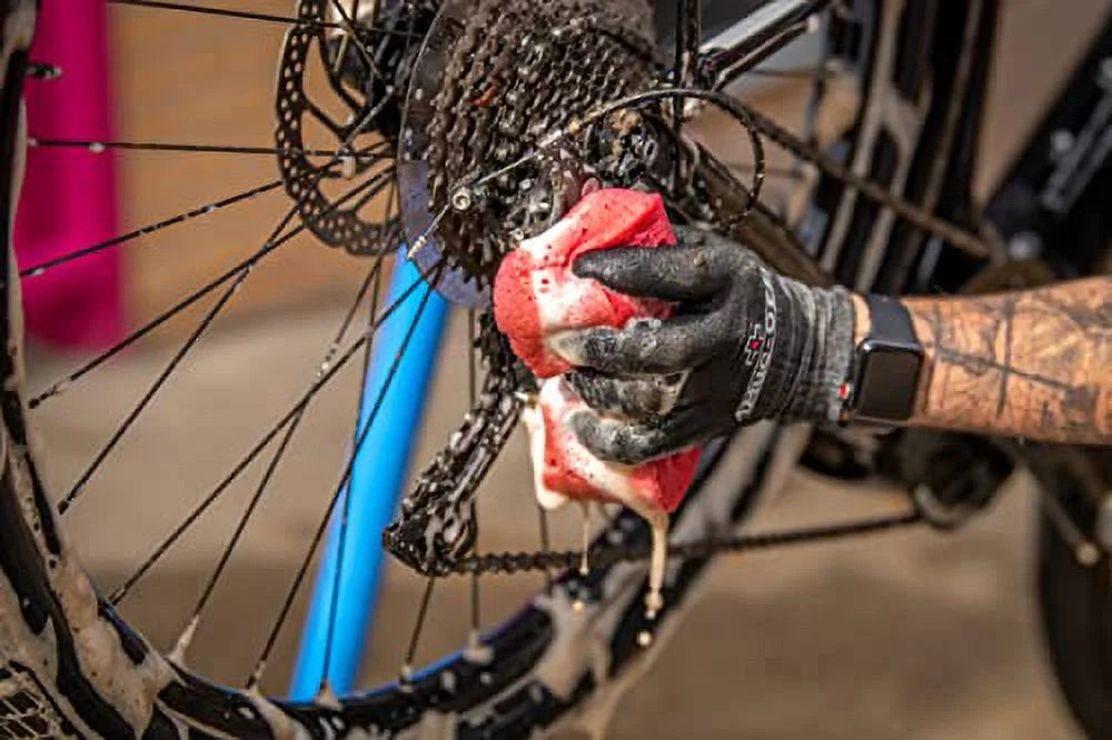 Muc-Off eBike Clean, Protect & Lube Kit - Bike Cleaning Kit, Bike Maintenance Kit for Electric Bikes - Includes Bike Wash and Bike Chain Lube
