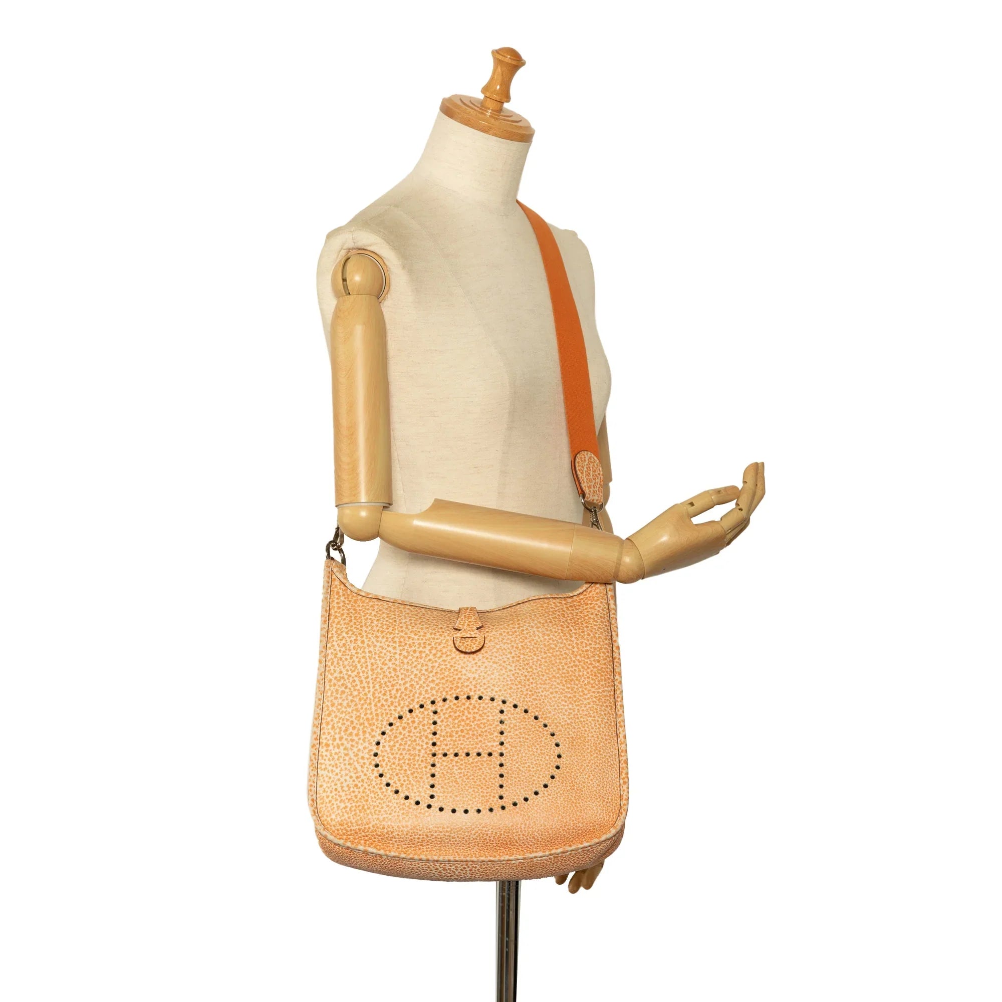 Pre-Owned Authenticated Hermès Dalmatian Buffalo Evelyne I  Calf Leather Orange Crossbody Bag Unisex (Good)